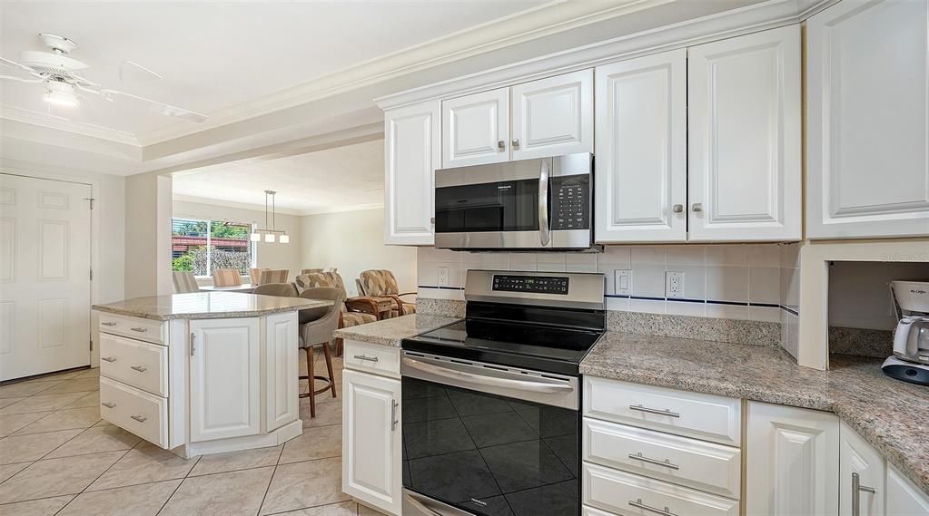 待售: $429,990 (2 贝兹, 2 浴室, 1312 平方英尺)