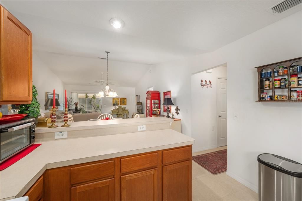 Activo con contrato: $325,000 (3 camas, 2 baños, 1240 Pies cuadrados)