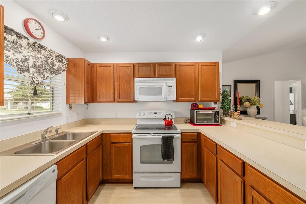 Activo con contrato: $325,000 (3 camas, 2 baños, 1240 Pies cuadrados)