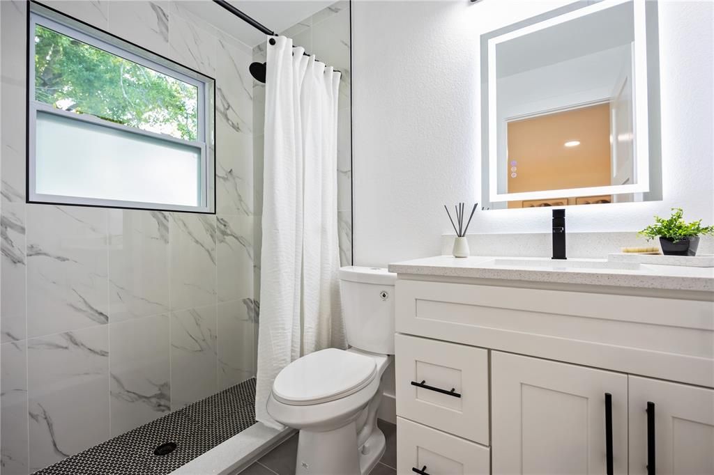 Activo con contrato: $270,000 (3 camas, 2 baños, 1144 Pies cuadrados)