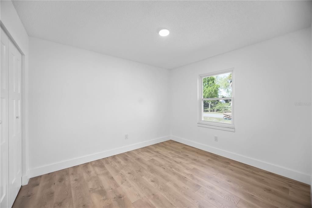 Activo con contrato: $270,000 (3 camas, 2 baños, 1144 Pies cuadrados)