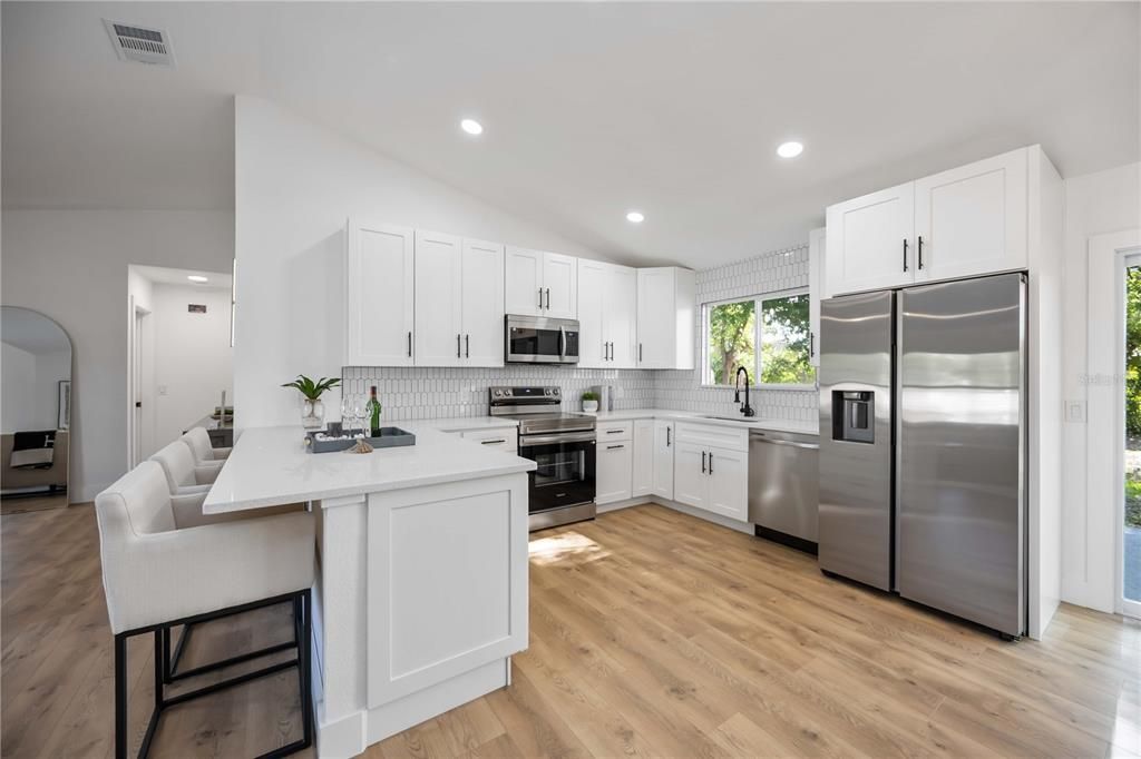 Activo con contrato: $270,000 (3 camas, 2 baños, 1144 Pies cuadrados)