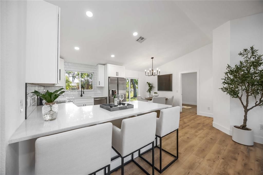 Activo con contrato: $270,000 (3 camas, 2 baños, 1144 Pies cuadrados)