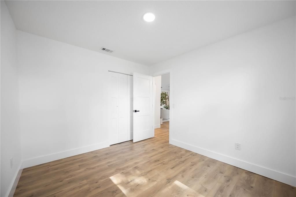 Activo con contrato: $270,000 (3 camas, 2 baños, 1144 Pies cuadrados)
