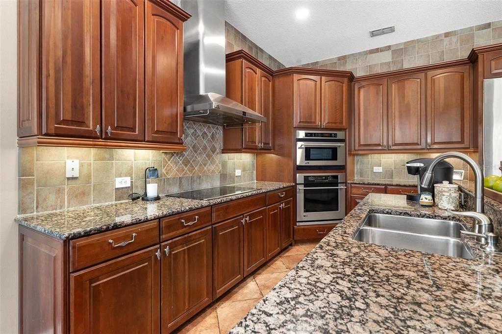На продажу: $1,295,000 (3 спален, 2 ванн, 2984 Квадратных фут)