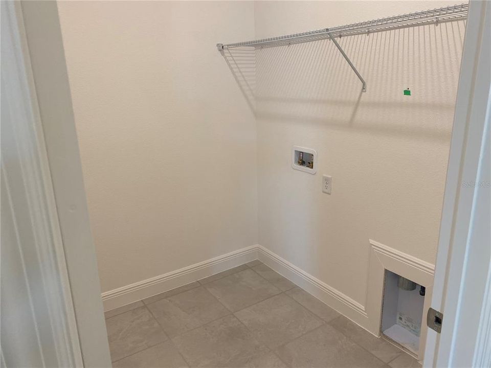 В аренду: $2,595 (4 спален, 2 ванн, 2094 Квадратных фут)