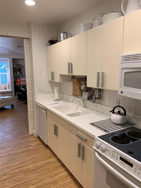 For Rent: $5,000 (3 beds, 3 baths, 1795 Square Feet)