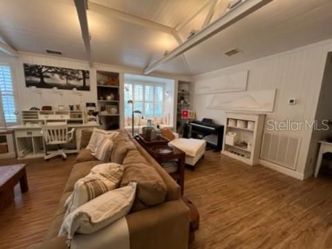 For Rent: $5,000 (3 beds, 3 baths, 1795 Square Feet)