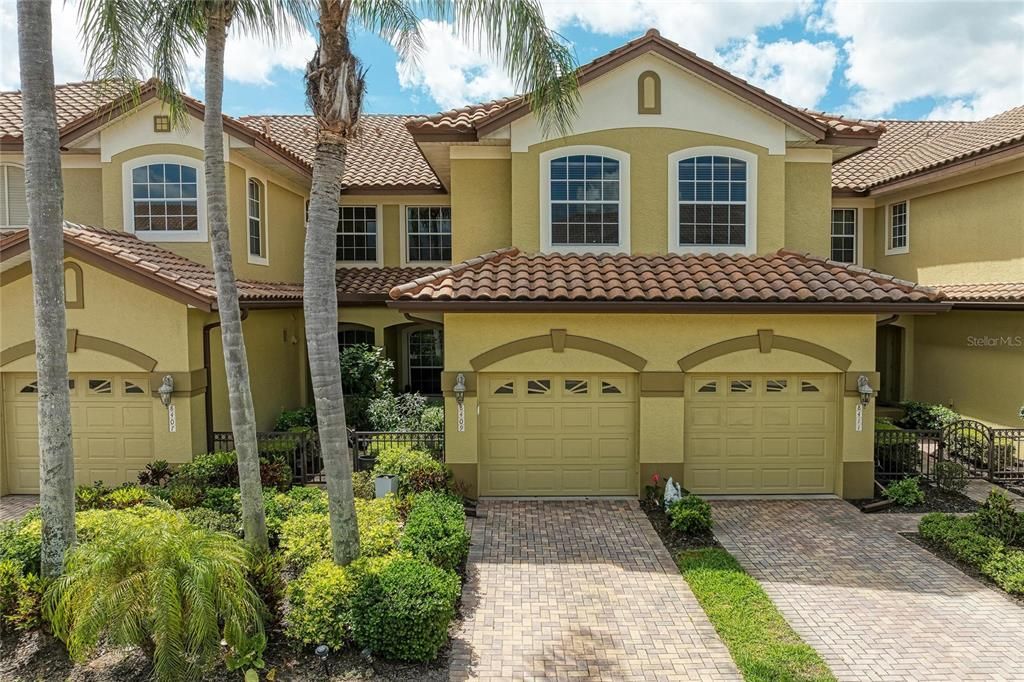 For Sale: $324,900 (2 beds, 2 baths, 1522 Square Feet)