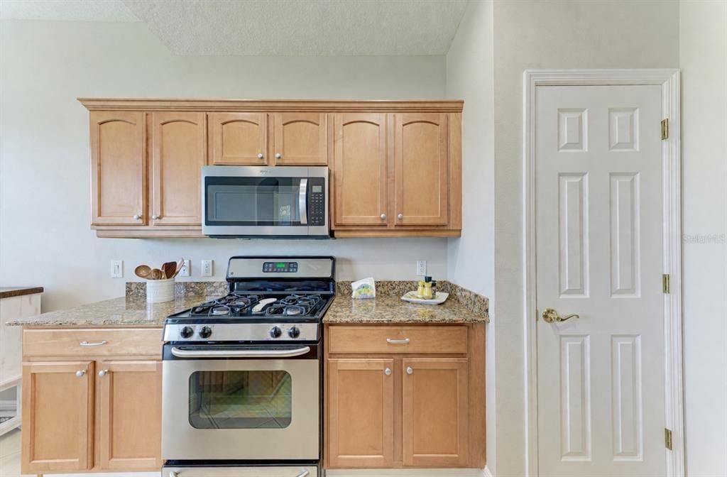 For Sale: $324,900 (2 beds, 2 baths, 1522 Square Feet)