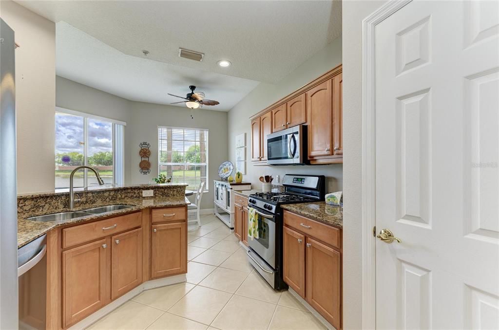 For Sale: $324,900 (2 beds, 2 baths, 1522 Square Feet)