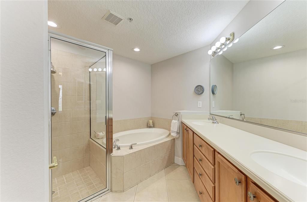 For Sale: $324,900 (2 beds, 2 baths, 1522 Square Feet)