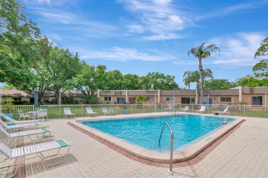 待售: $215,000 (2 贝兹, 2 浴室, 945 平方英尺)