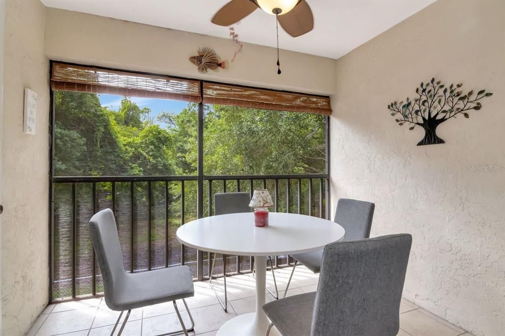 待售: $215,000 (2 贝兹, 2 浴室, 945 平方英尺)