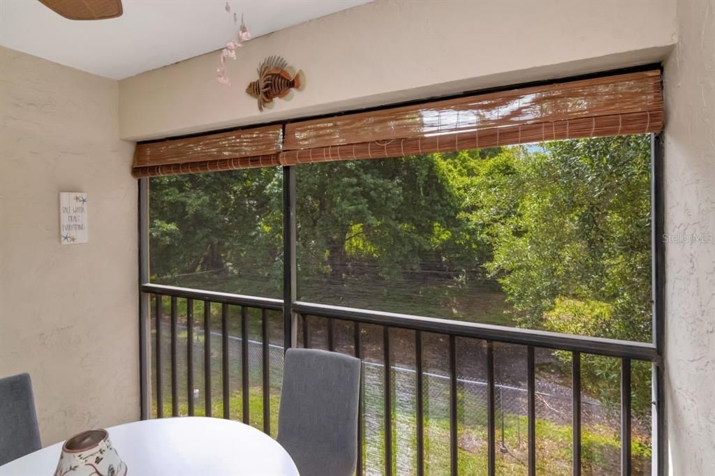 待售: $215,000 (2 贝兹, 2 浴室, 945 平方英尺)