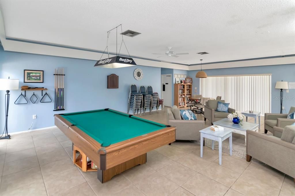 待售: $215,000 (2 贝兹, 2 浴室, 945 平方英尺)