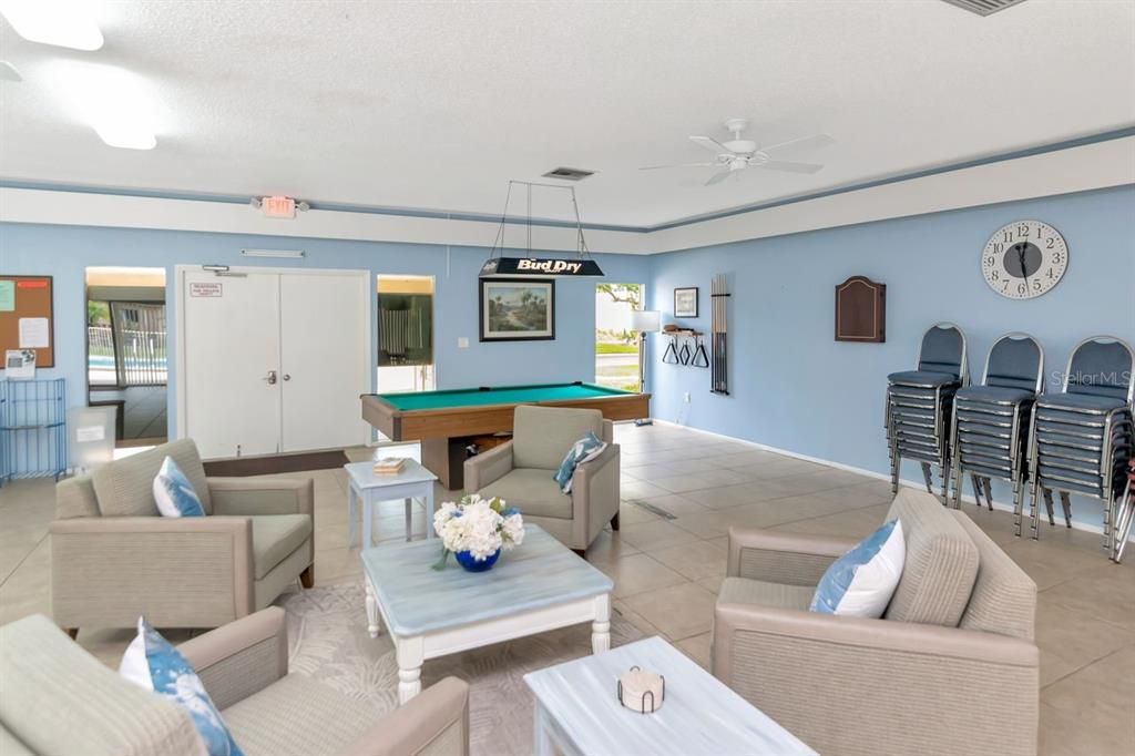 待售: $215,000 (2 贝兹, 2 浴室, 945 平方英尺)