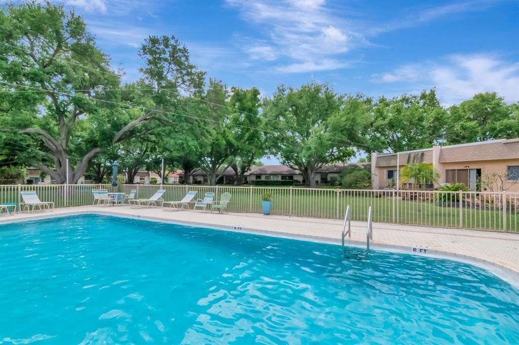 待售: $215,000 (2 贝兹, 2 浴室, 945 平方英尺)