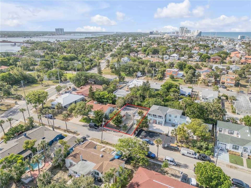 В аренду: $1,800 (2 спален, 1 ванн, 852 Квадратных фут)