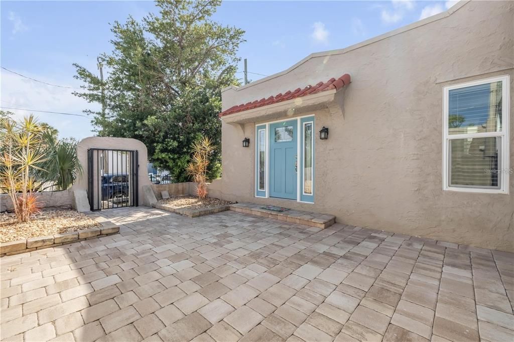 В аренду: $1,800 (2 спален, 1 ванн, 852 Квадратных фут)