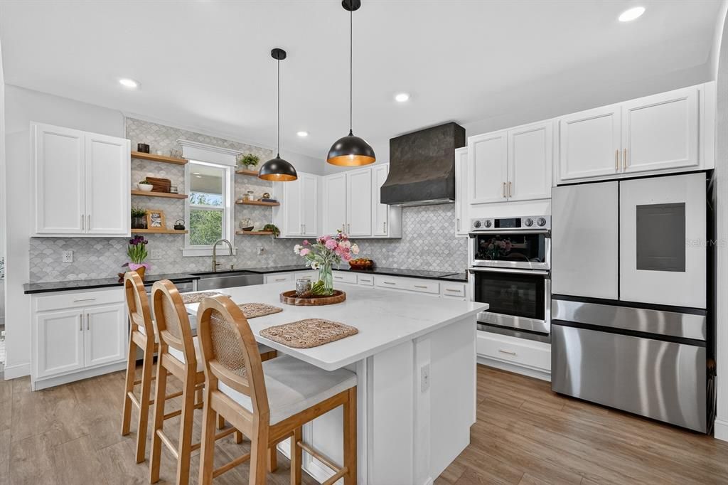 合同活跃: $494,750 (4 贝兹, 3 浴室, 3154 平方英尺)