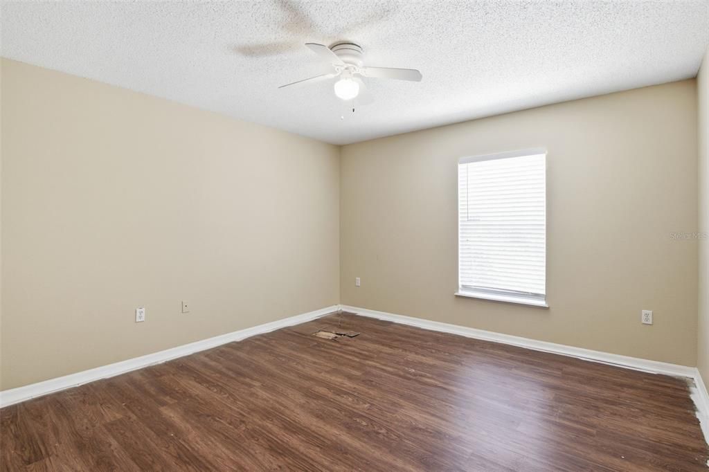 For Sale: $284,900 (4 beds, 2 baths, 2856 Square Feet)