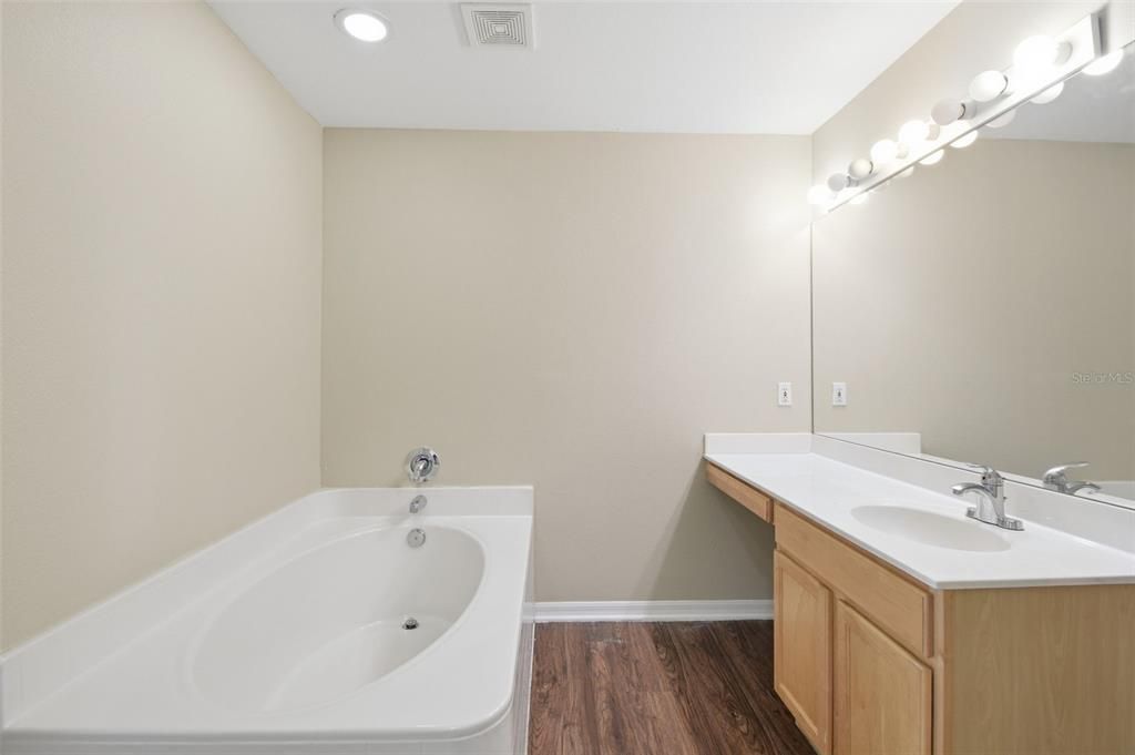 For Sale: $284,900 (4 beds, 2 baths, 2856 Square Feet)