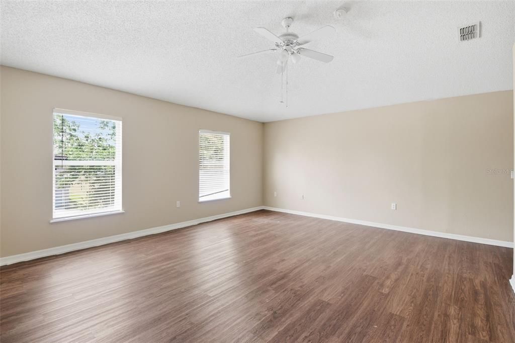 For Sale: $284,900 (4 beds, 2 baths, 2856 Square Feet)