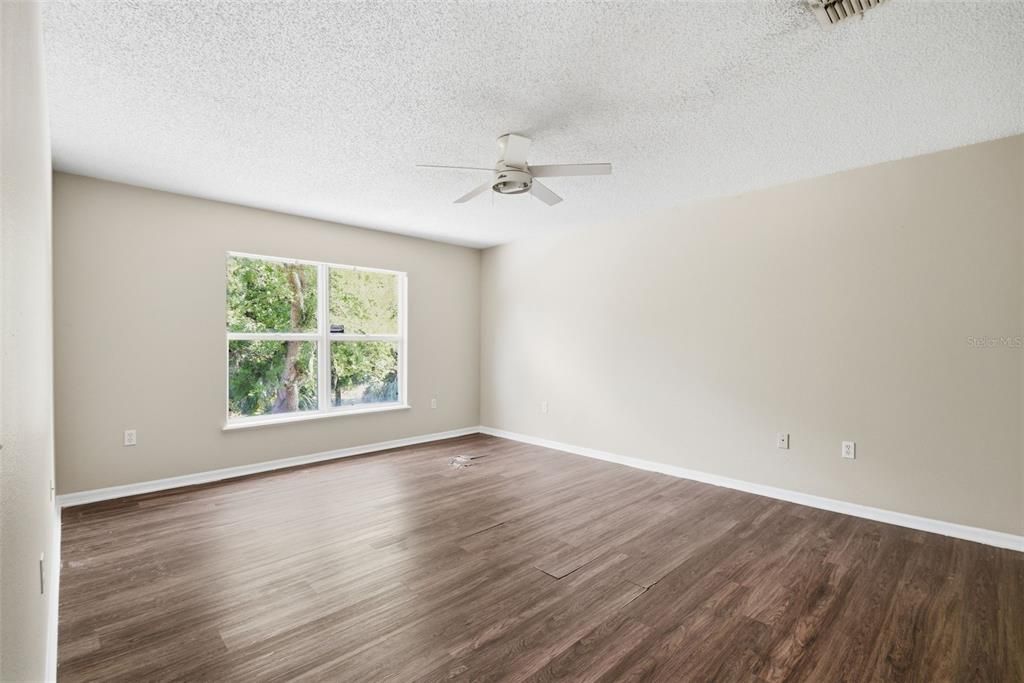 For Sale: $284,900 (4 beds, 2 baths, 2856 Square Feet)