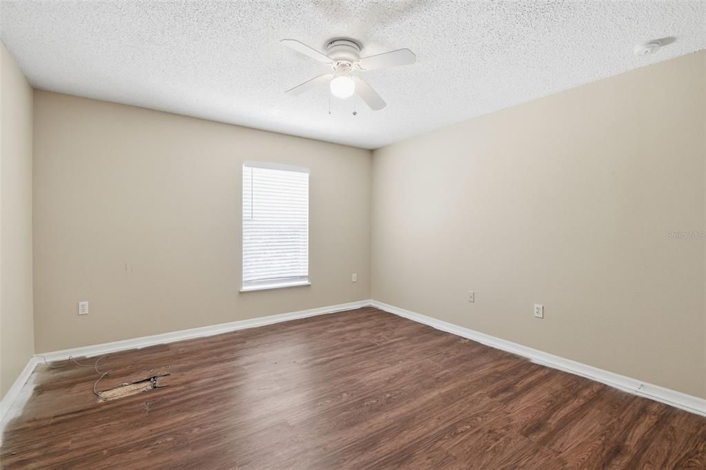 For Sale: $284,900 (4 beds, 2 baths, 2856 Square Feet)