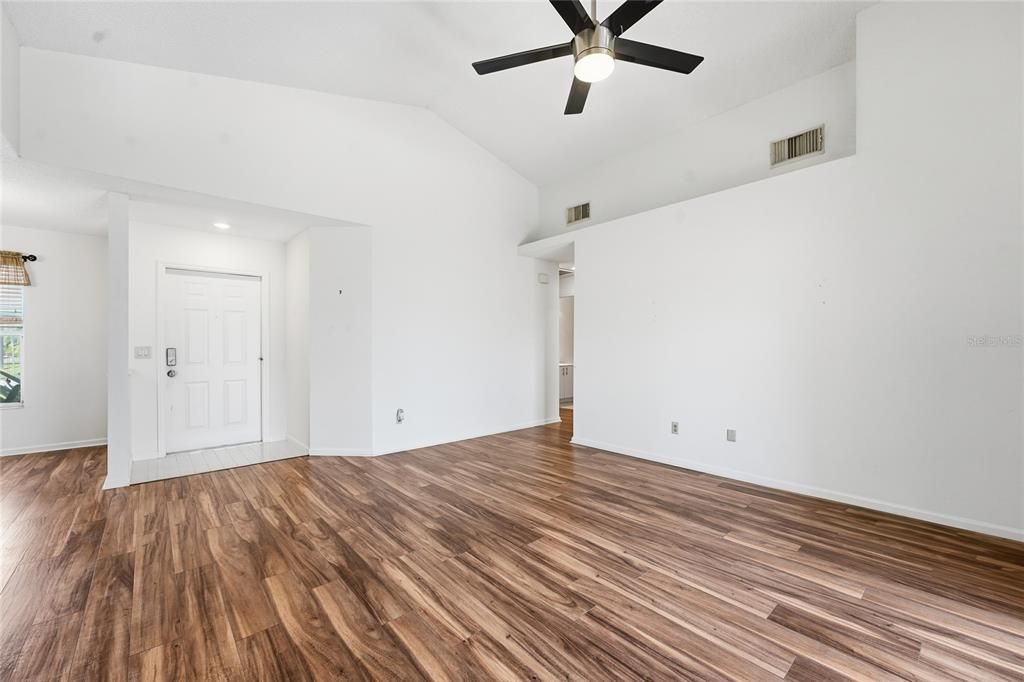En Venta: $239,999 (2 camas, 2 baños, 1305 Pies cuadrados)
