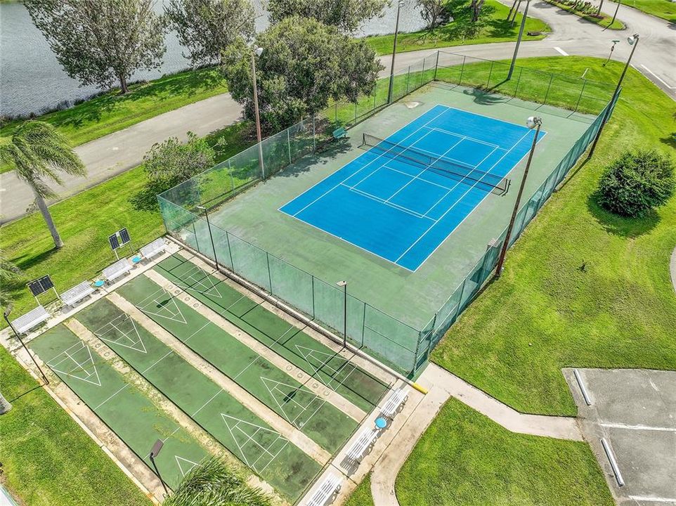 En Venta: $239,999 (2 camas, 2 baños, 1305 Pies cuadrados)