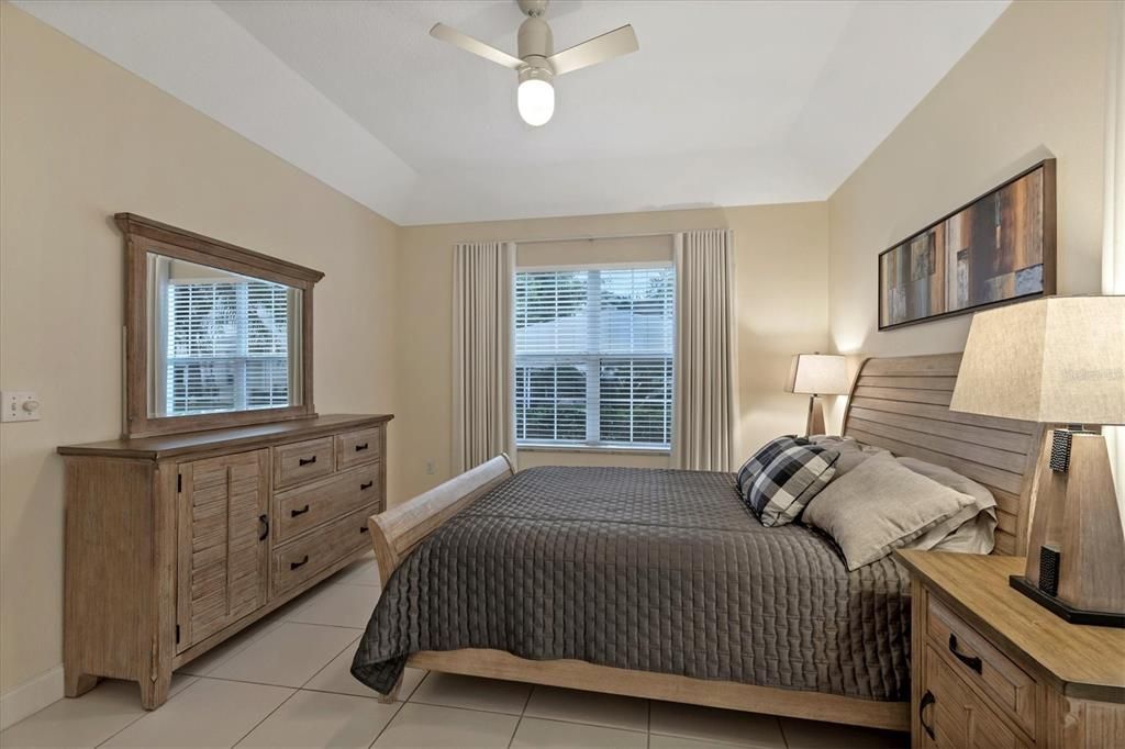 For Rent: $5,500 (3 beds, 3 baths, 1795 Square Feet)