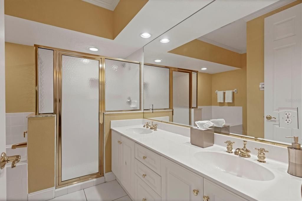 For Rent: $5,500 (3 beds, 3 baths, 1795 Square Feet)