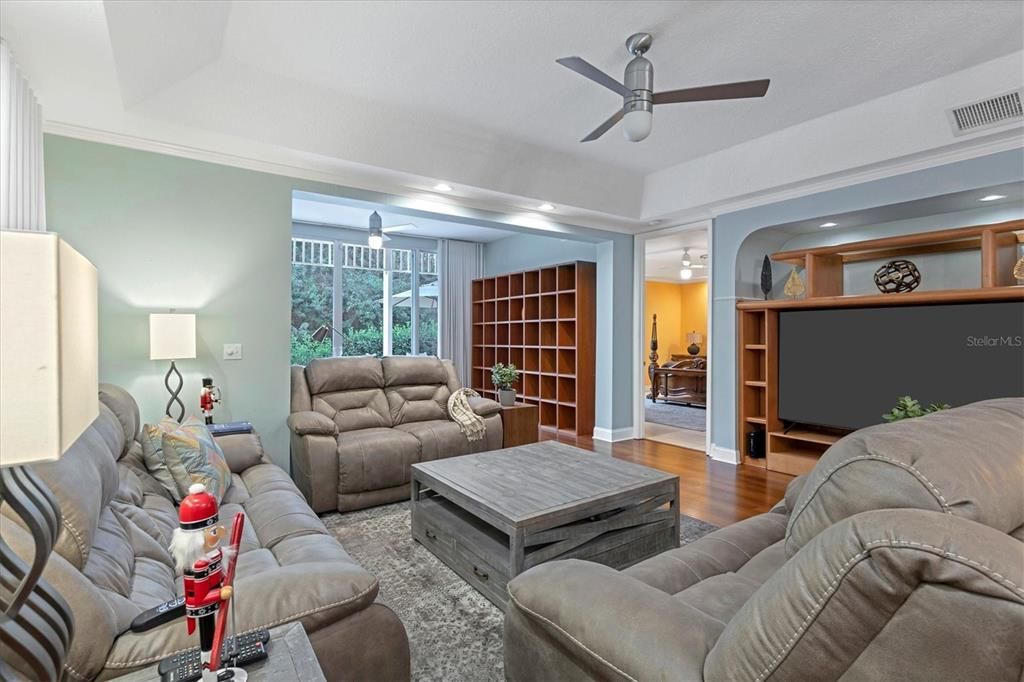 For Rent: $5,500 (3 beds, 3 baths, 1795 Square Feet)