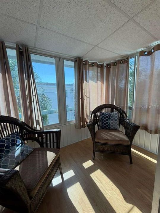 出租: $1,800 (2 贝兹, 2 浴室, 840 平方英尺)