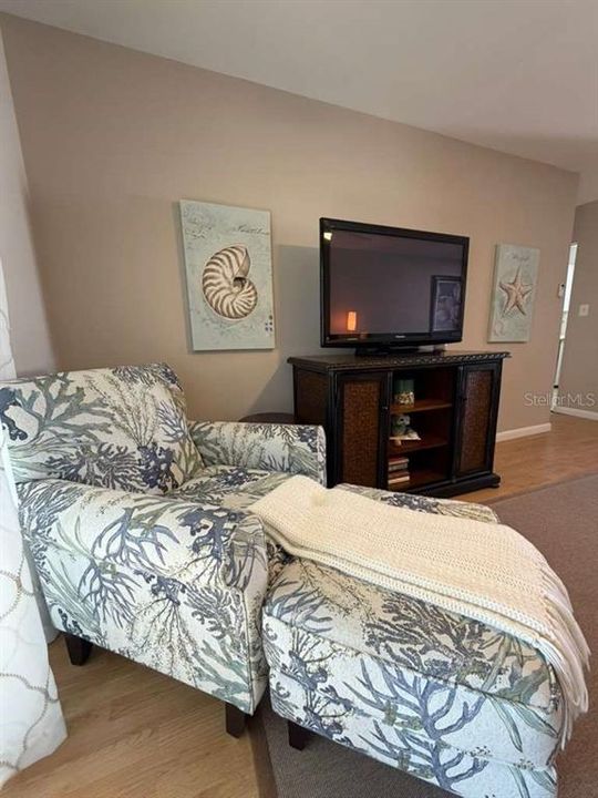 出租: $1,800 (2 贝兹, 2 浴室, 840 平方英尺)