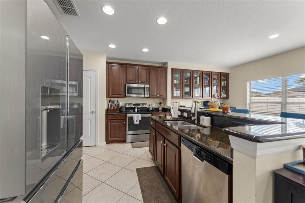En Venta: $565,000 (5 camas, 2 baños, 3021 Pies cuadrados)