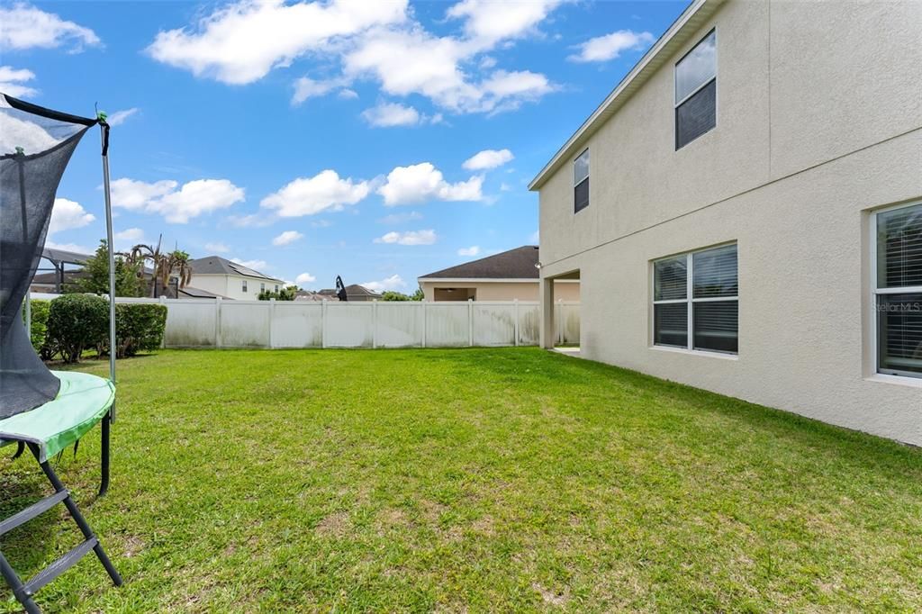En Venta: $565,000 (5 camas, 2 baños, 3021 Pies cuadrados)
