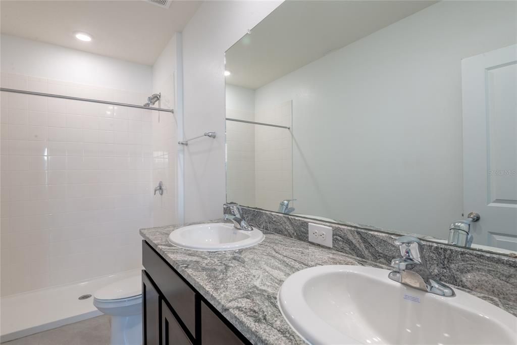 For Rent: $1,995 (3 beds, 2 baths, 1673 Square Feet)