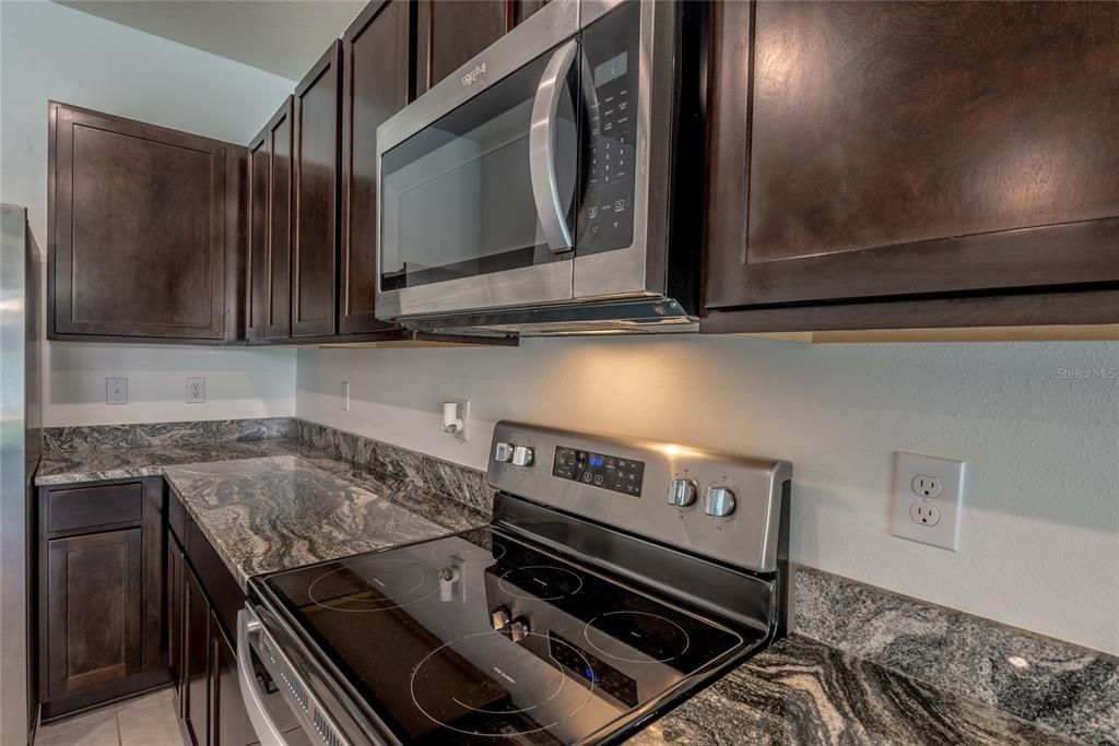 For Rent: $1,995 (3 beds, 2 baths, 1673 Square Feet)