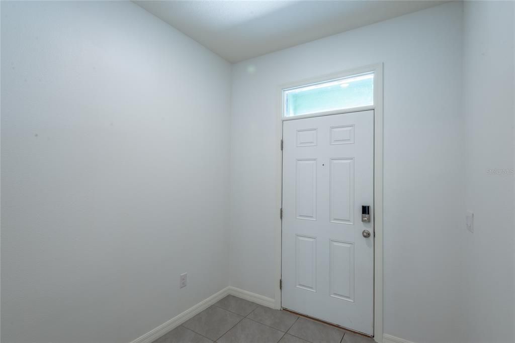 For Rent: $1,995 (3 beds, 2 baths, 1673 Square Feet)
