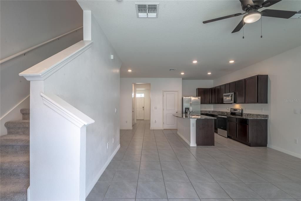 For Rent: $1,995 (3 beds, 2 baths, 1673 Square Feet)