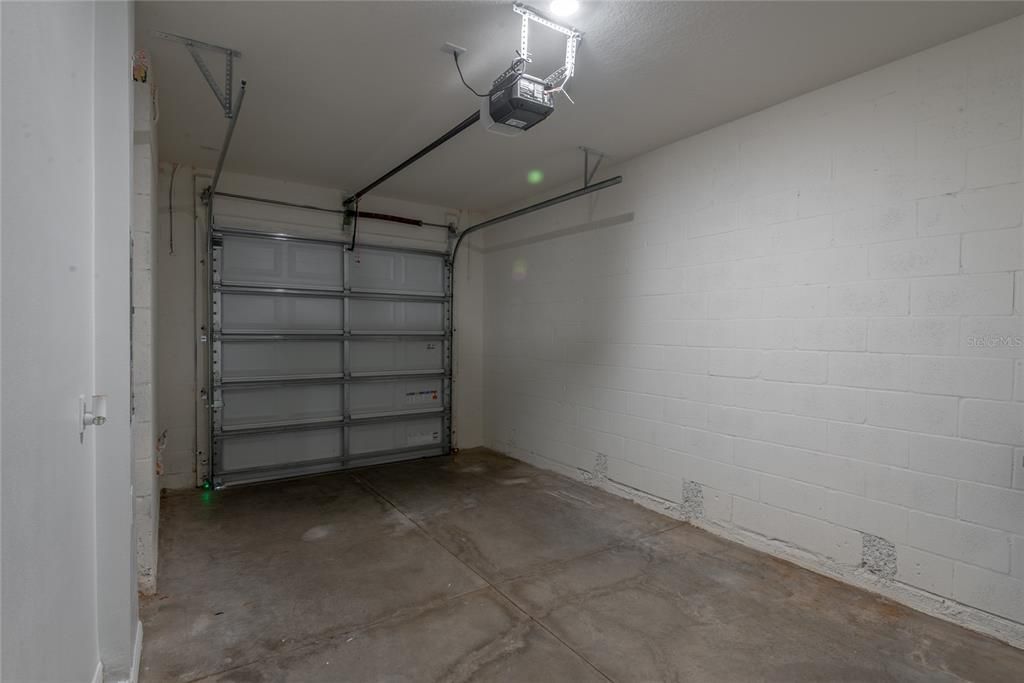 For Rent: $1,995 (3 beds, 2 baths, 1673 Square Feet)