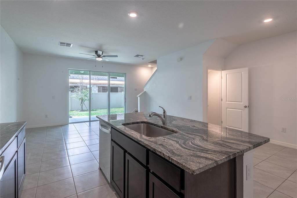 For Rent: $1,995 (3 beds, 2 baths, 1673 Square Feet)