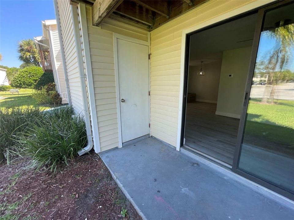 В аренду: $1,900 (2 спален, 2 ванн, 915 Квадратных фут)