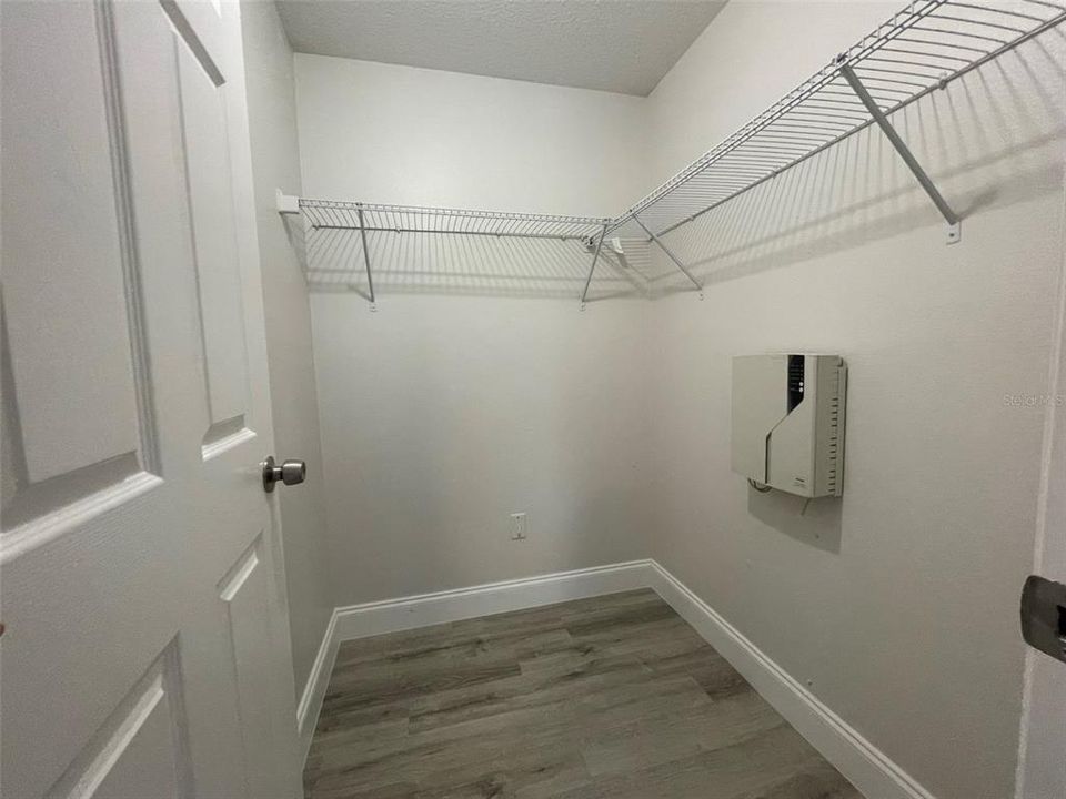 В аренду: $1,900 (2 спален, 2 ванн, 915 Квадратных фут)