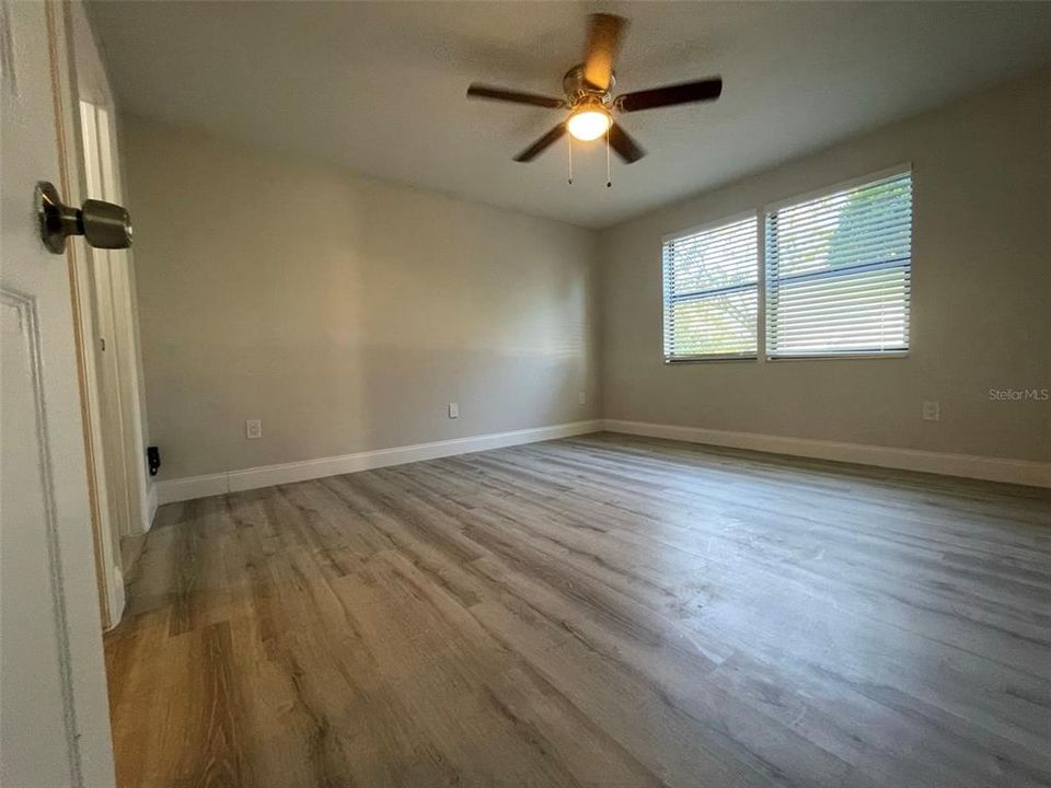 В аренду: $1,900 (2 спален, 2 ванн, 915 Квадратных фут)