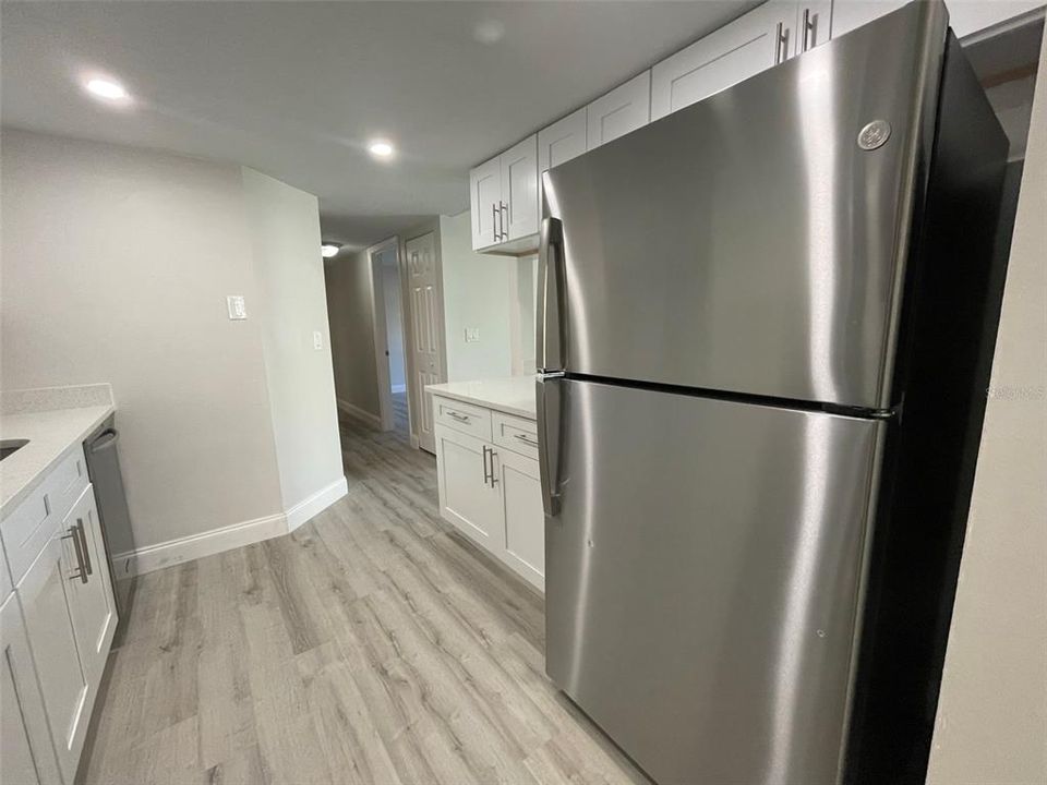 В аренду: $1,900 (2 спален, 2 ванн, 915 Квадратных фут)