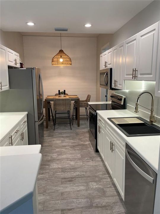 For Rent: $6,500 (3 beds, 3 baths, 1795 Square Feet)